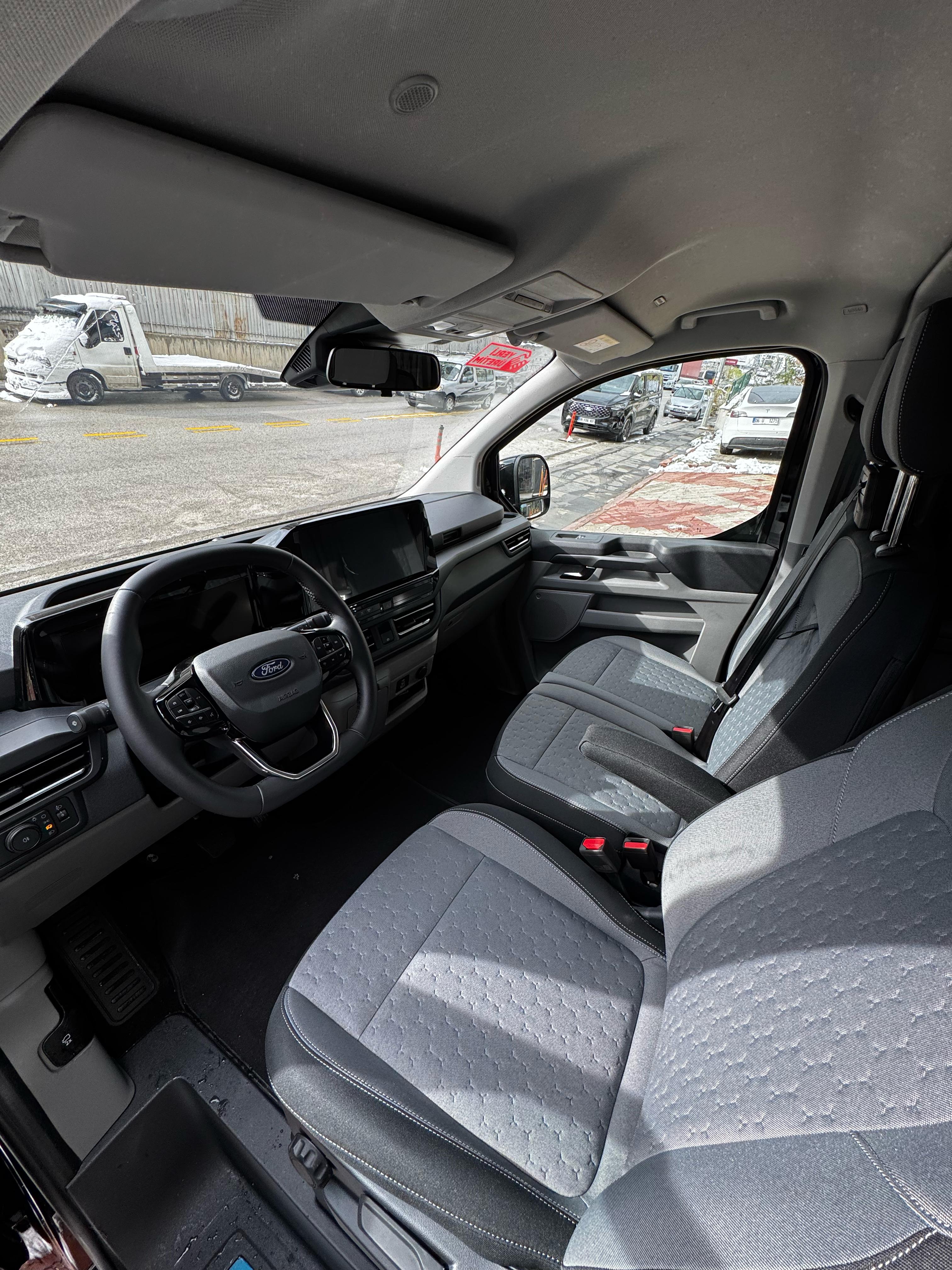 FORD CUSTOM  8+1 DİZEL OTOMATİK  - ANKARA ARAÇ KİRALAMA