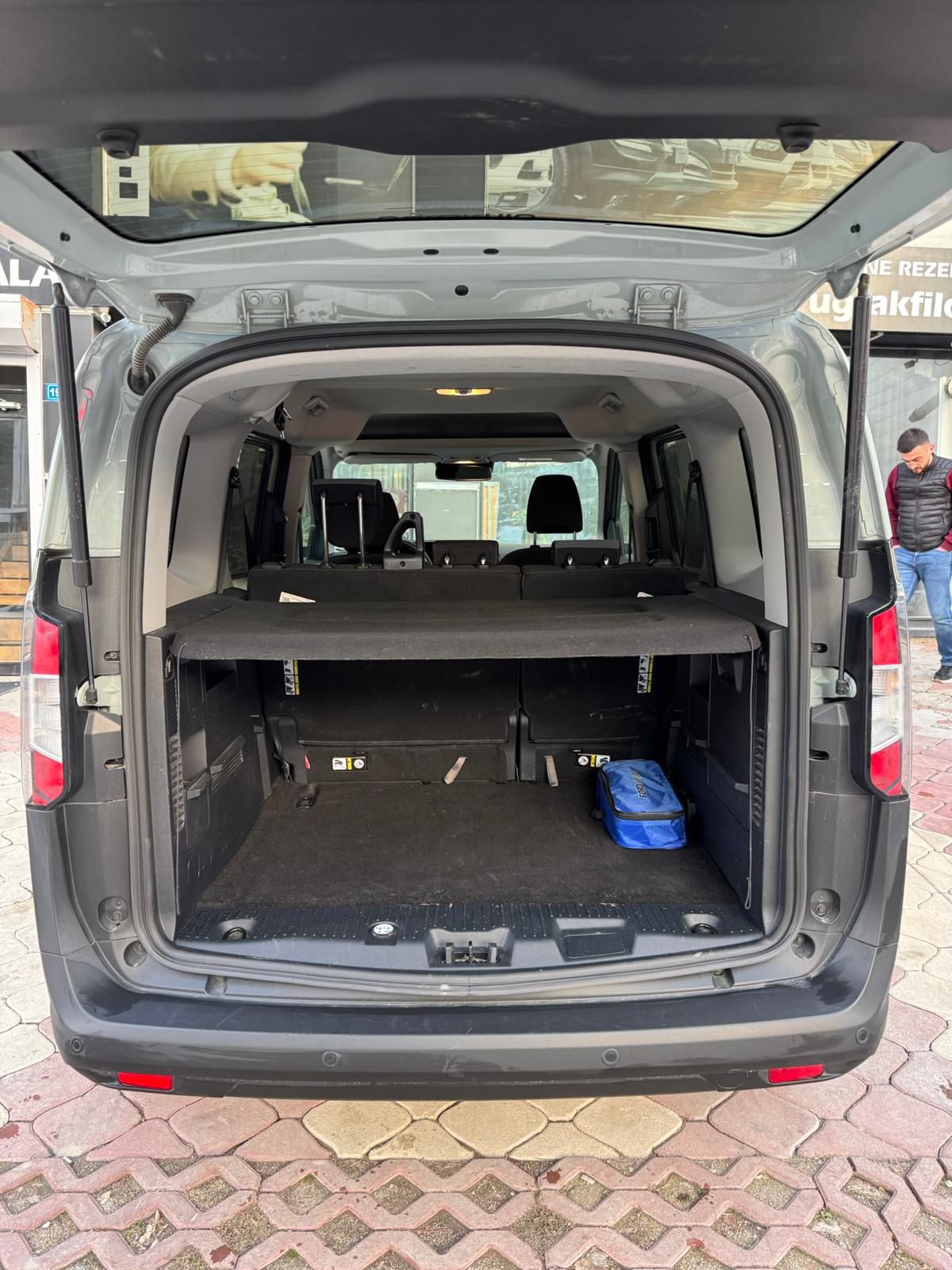 FORD  COURİER BENZİNLİ OTOMATİK - ANKARA ARAÇ KİRALAMA